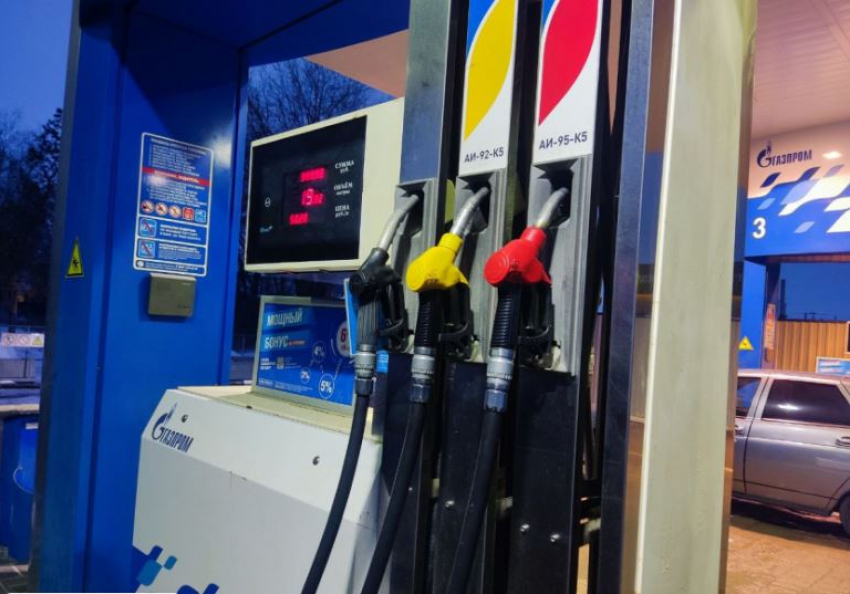 Стоимость самого дорогого бензина «заморозили» в Волгограде
