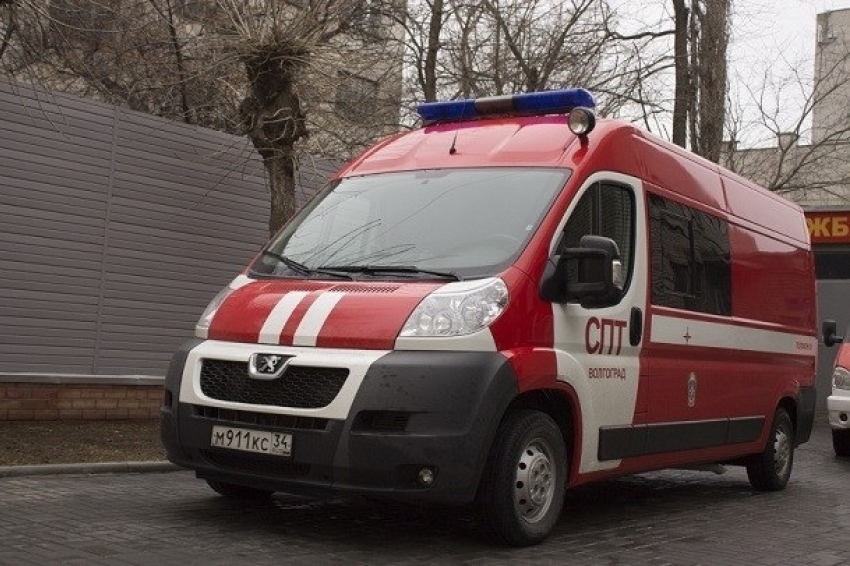 Новенькая Kia Rio по загадочной причине сгорела на юге Волгограда