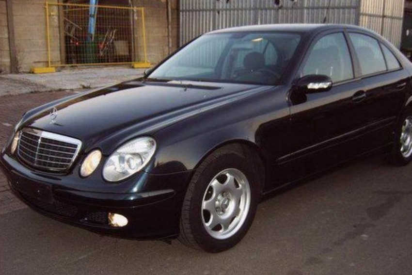 В Волгограде должник тщательно скрывал от приставов свой Mercedes