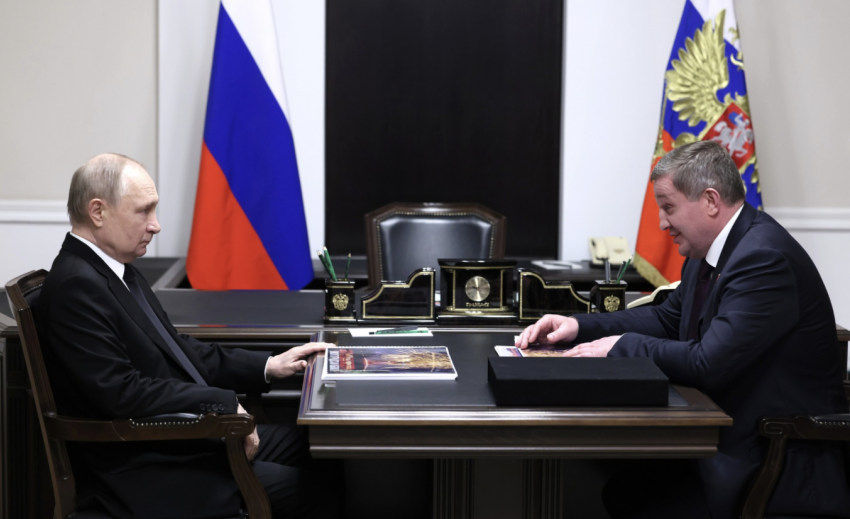 Что губернатор Бочаров подарил президенту Путину на ночной встрече в Волгограде 