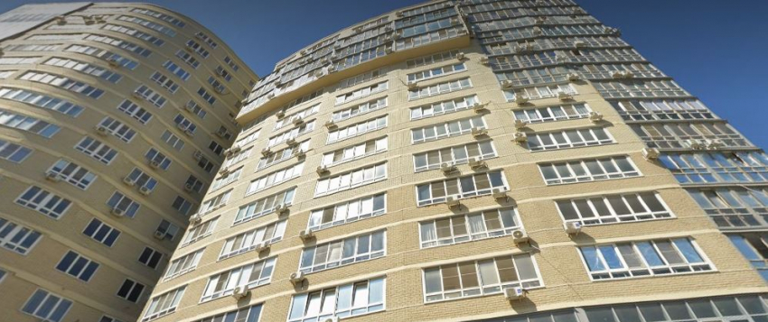 Крупный ЖК на сутки оставили без воды в жару в Волгограде