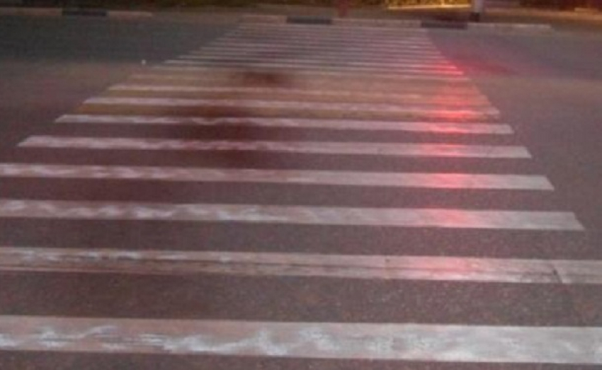 Сбитый на «зебре» пешеход потерял литр крови в Волгограде