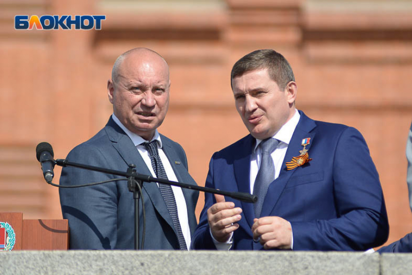 Губернатор Бочаров и мэр Лихачев не стали поздравлять волгоградцев с Днем России
