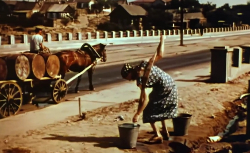 Уникальную кинохронику Сталинграда 1956 года показали в цвете