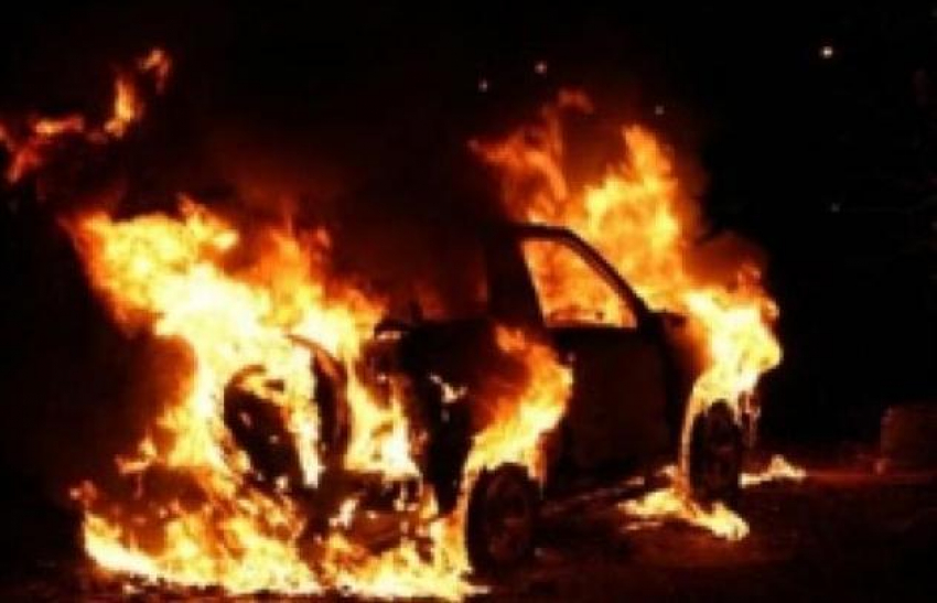 В Советском районе Волгограда сгорела Toyota