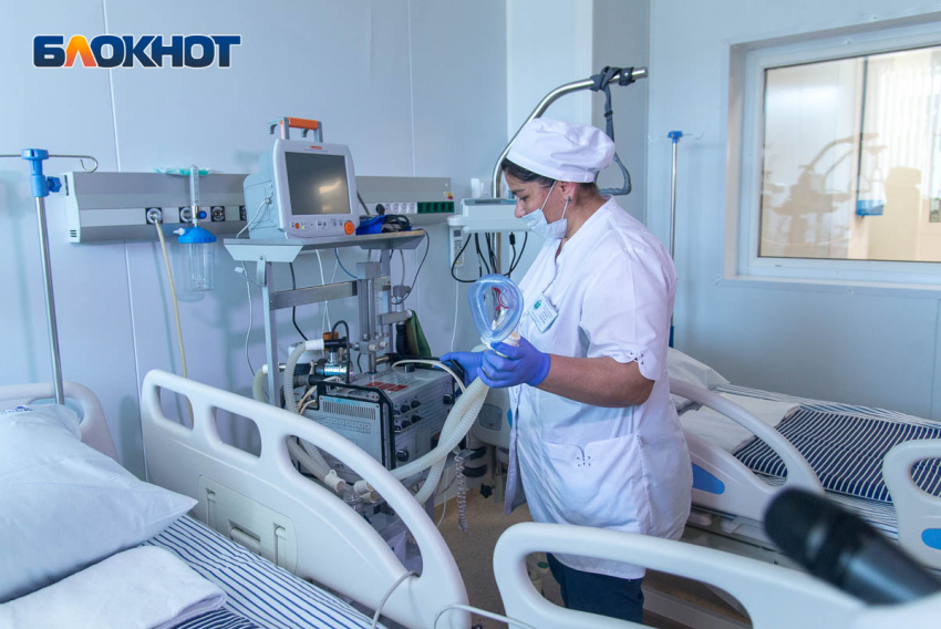 В волгоградских ковидных госпиталях не хватает аппаратов ИВЛ