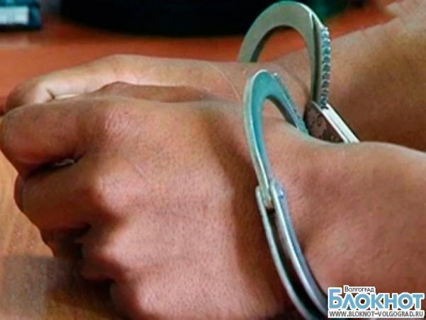 Волгоградские оперативники задержали подозреваемую в убийстве, совершенном 11 лет назад