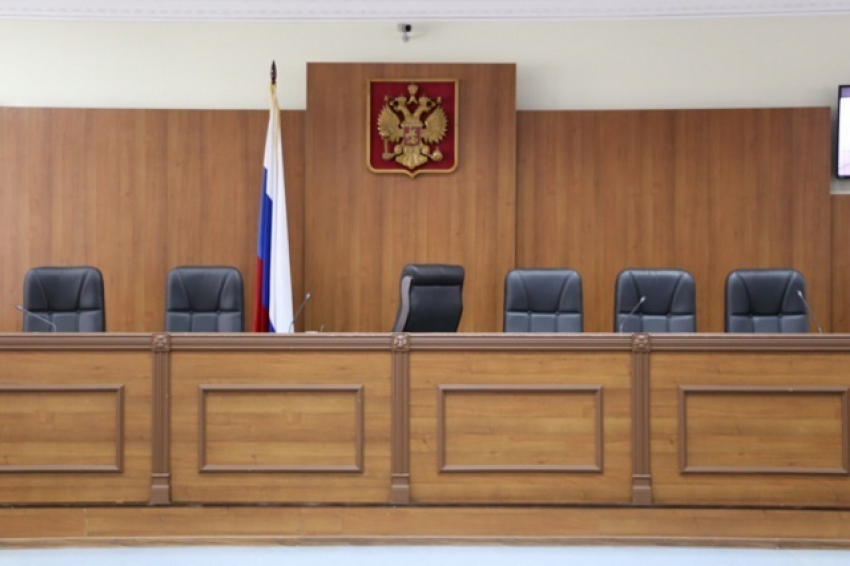Инспектора  госжилнадзора по Волгоградской области будут судить за мошенничество