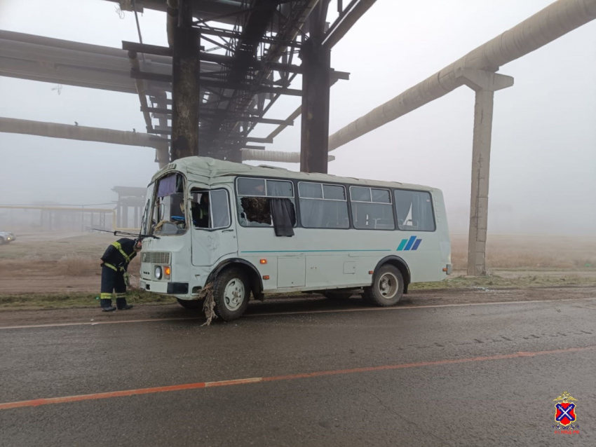 Шесть работников из автобуса «Каустика» пострадали в ДТП на мосту