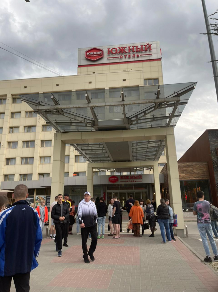 Три гостиницы Волгограда получили сообщения о якобы минировании
