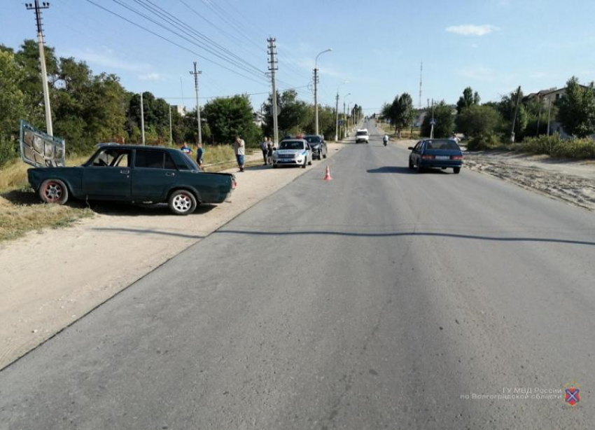 17-летний водитель без прав протаранил внедорожник в Волгоградской области: пострадали трое маленьких детей 
