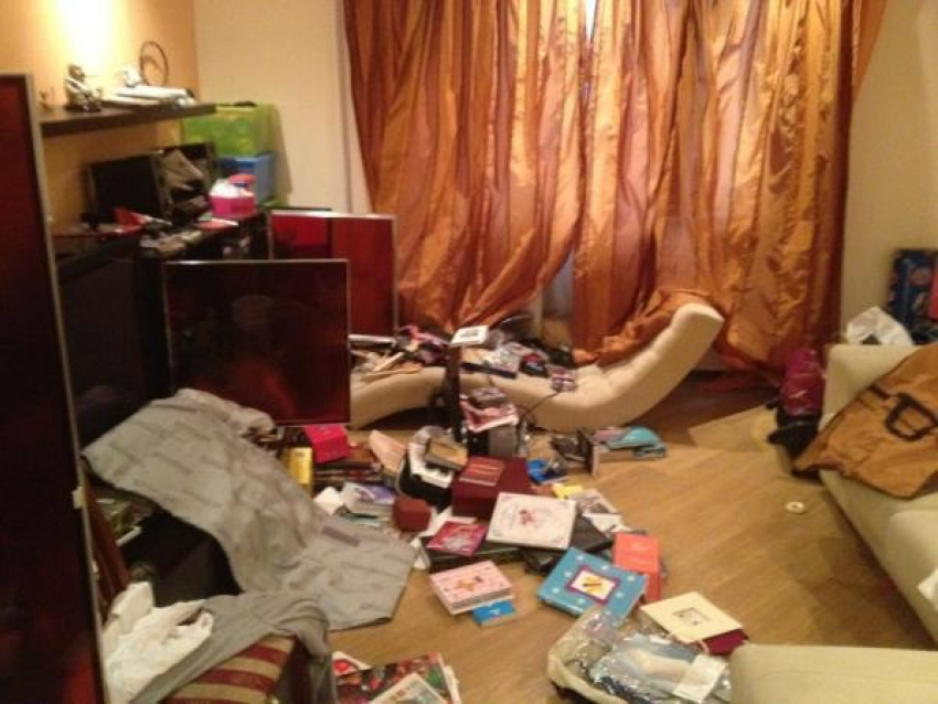 В Волгоградской области женщина устроила погром у соседки в поисках мужа