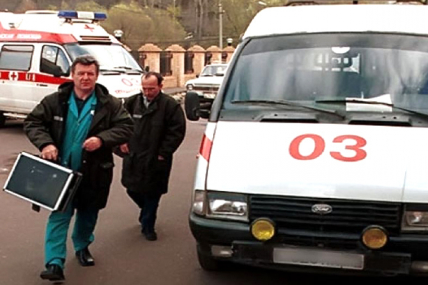 Под Волгоградом 15-летний скутерист сбил годовалую девочку