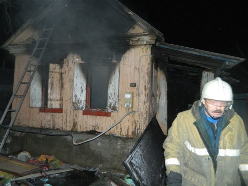 В новогоднюю ночь на пожаре в Волгоградской области погибли люди