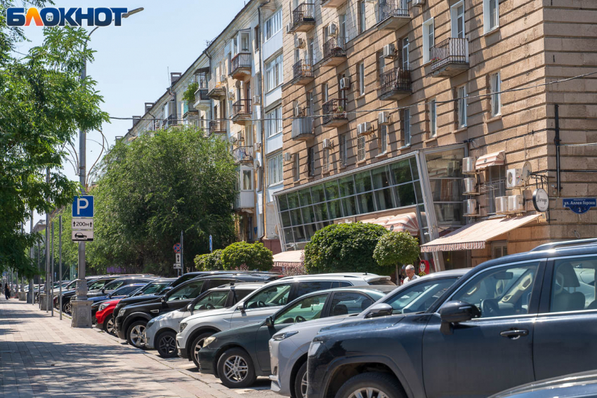 Волгоградец через суд отказался от навязанной при покупке машины «помощи на дороге»