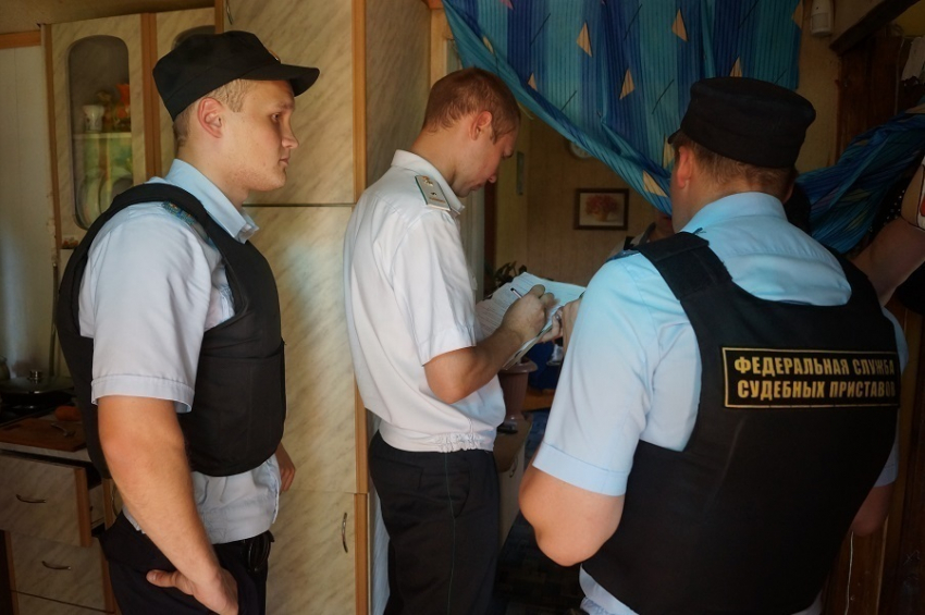 В Волгограде приставы перекрыли газ 6 семьям должников