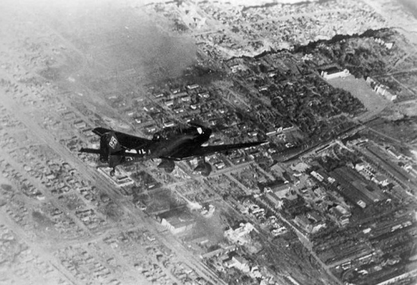 20 августа 1942 года - немецкие самолеты совершили 3 сильных налета на Сталинград