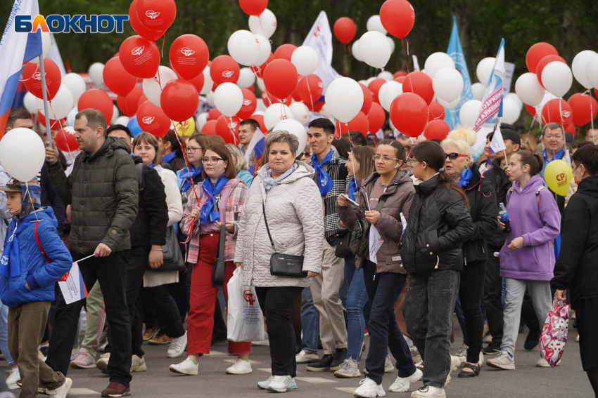46 тысяч человек вышли на первомайское шествие в Волгоградской области