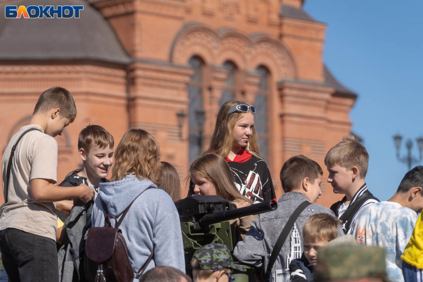 Житель Волгоградской области и его 16-летняя подруга дерзко обманули ребенка в онлайн-игре