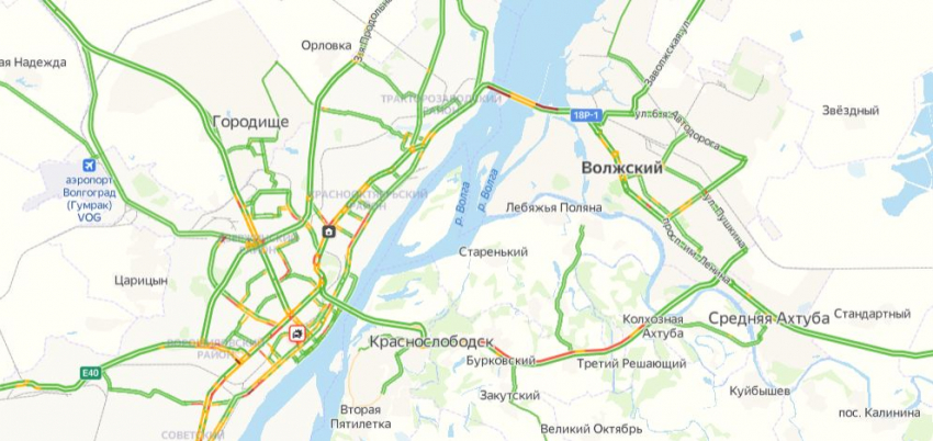 Волгоград, мост ГЭС и Среднеахтубинская трасса застыли в традиционных понедельничных пробках