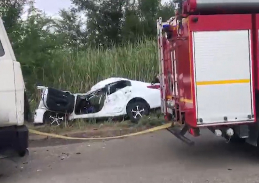 Kia Rio с трупом водителя разметало на обочине под Волгоградом