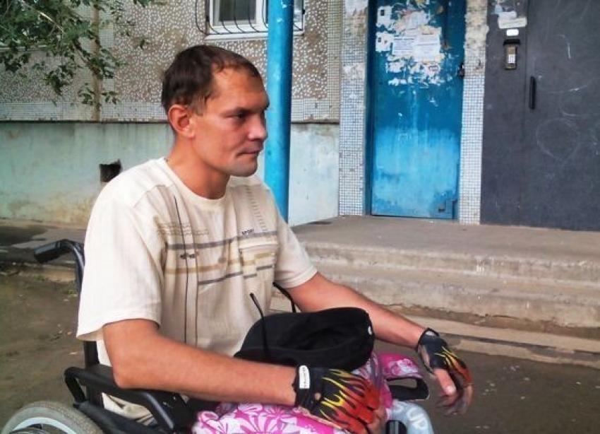 Волжанин на инвалидной коляске добрался до Москвы