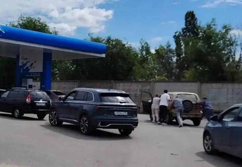 Вбросом о лимитом в пять литров бензина пугают жителей Волгограда 