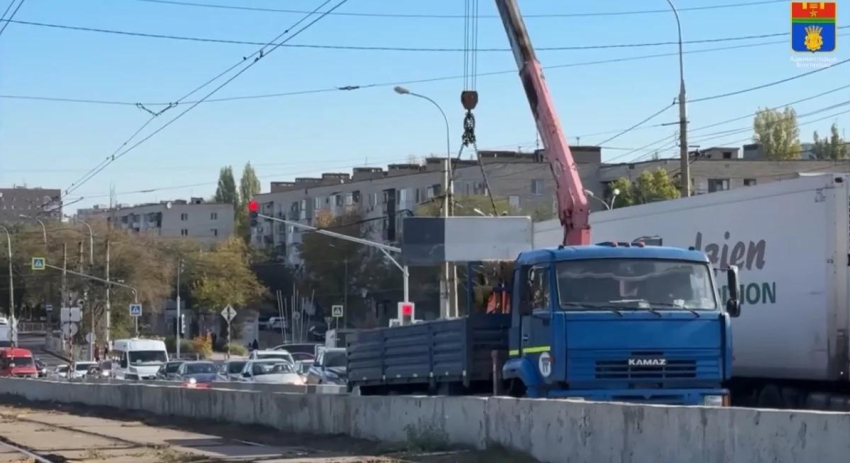 На мосту через ВДСК в Красноармейском районе готовят новую схему движения 