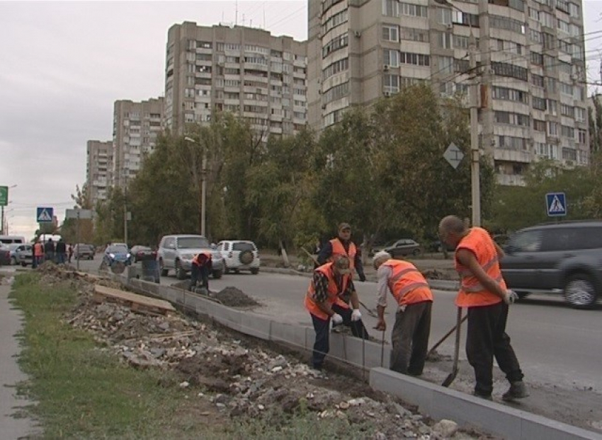 На улице Пархоменко в Волгограде заменят 1,7 км дорожного покрытия