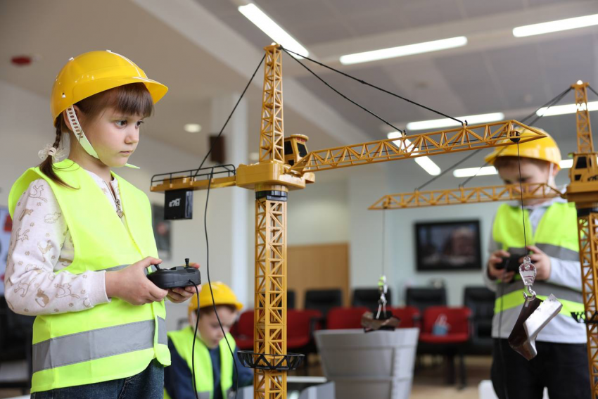 «Красный октябрь» запустил профориентационную игру для дошкольников