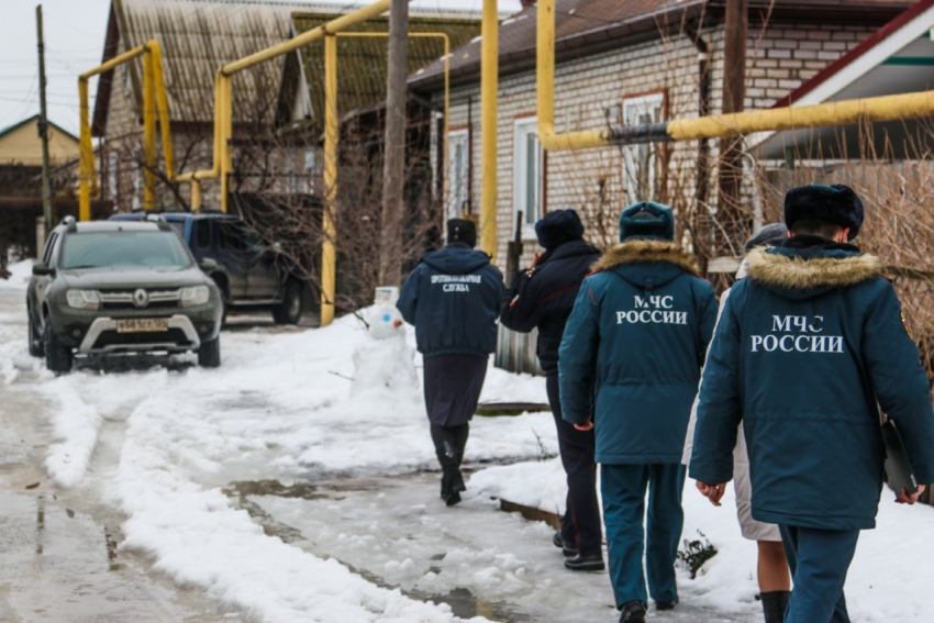 Под Волгоградом при пожаре погибли отец с 10-летним сыном