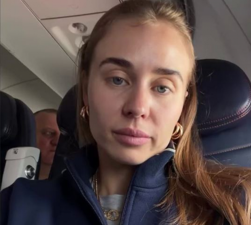 Блогер-миллионник пережила страх и сняла нервное видео в севшем не с первого раза самолете