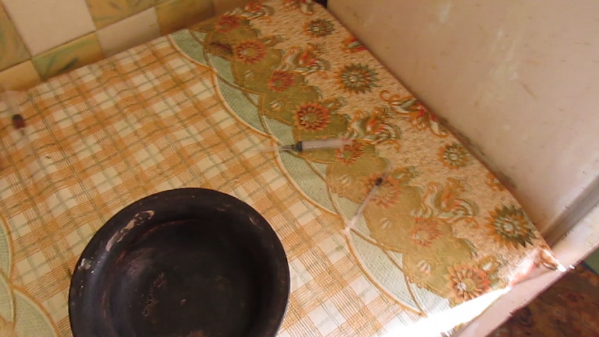 В Волгограде два брата превратили квартиру бабушки в наркопритон