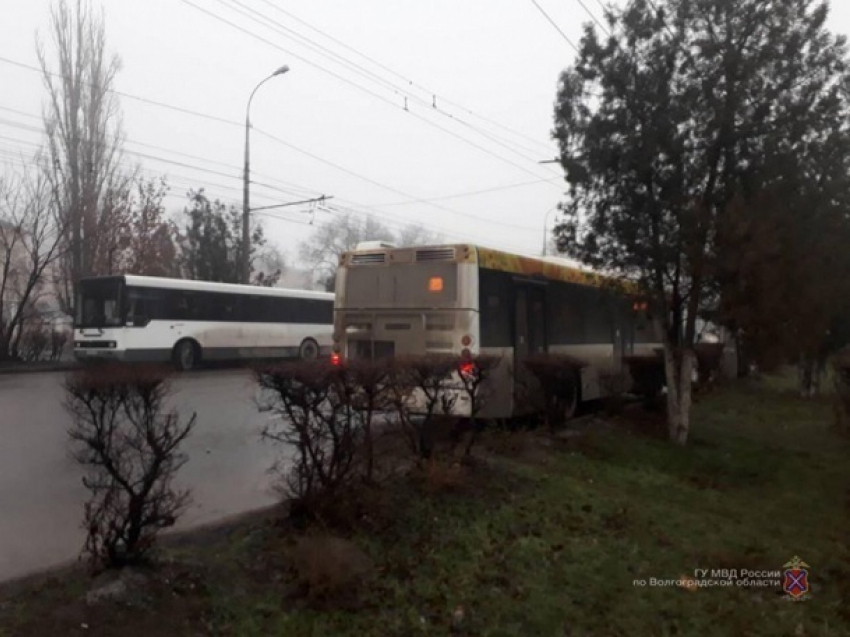 Из автобуса «Питеравто» 57-летнюю волгоградку увезли в больницу