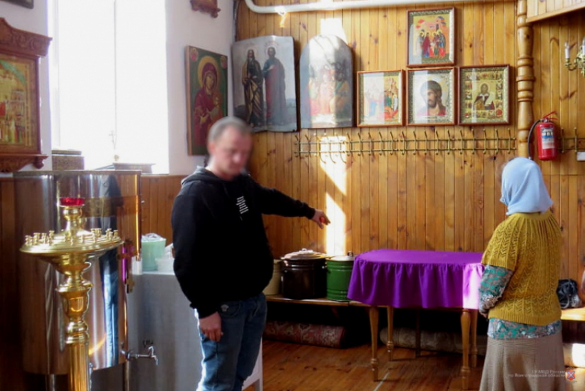 Икону «Спас Нерукотворный» и дамский велосипед украл из храма мужчина в Волгоградской области 