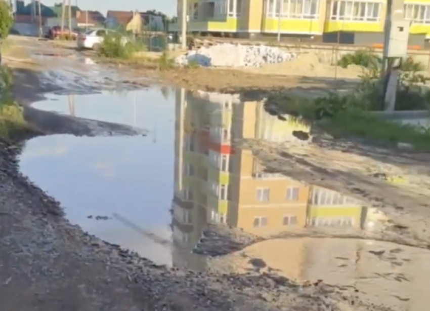 "Пятый день льет": потоп показали в частном секторе Волгограда 