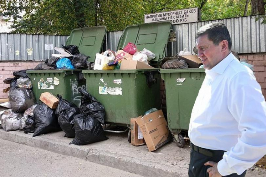 Депутаты требуют от волгоградского губернатора снизить жителям тарифы на вывоз мусора