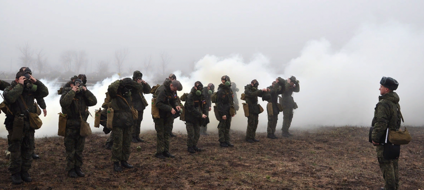 200 военнослужащих приступили к разминированию полигона в Волгоградской области 