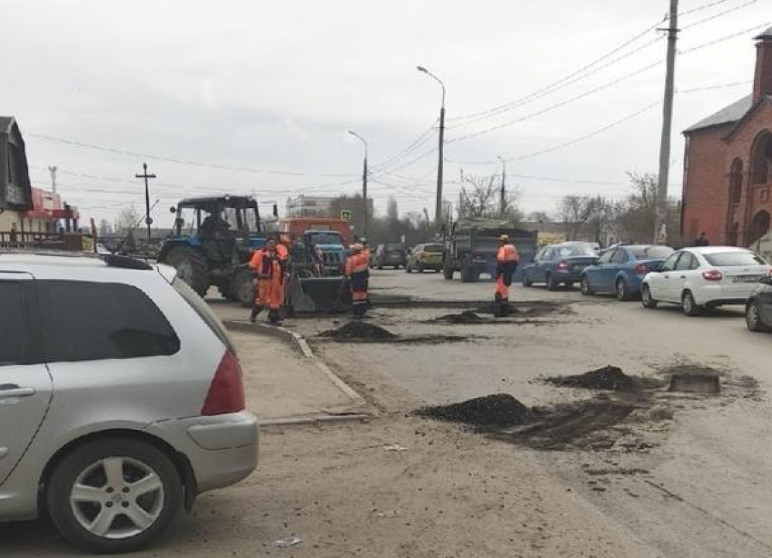 После публикации в «Блокноте Волгограда» дорогу в Советском районе отремонтировали