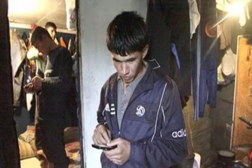 Таджик-попрошайка депортирован из Волгограда на родину 