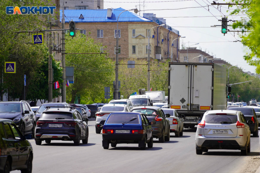 Гигантские пробки сковали Волгоград вечером 27 сентября 