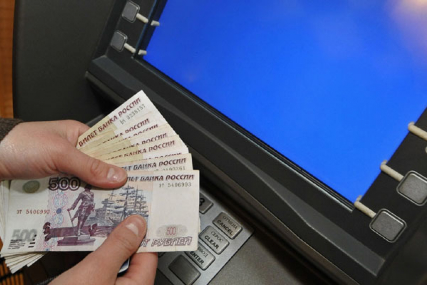 В Волгограде сотрудница банка похитила более миллиона рублей
