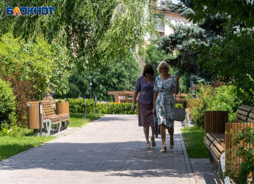 Почему заболевших COVID-19 в Волгоградской области будет еще больше, объяснил облздрав