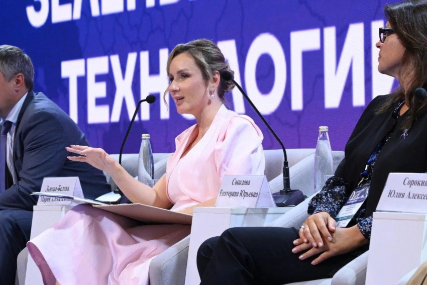 Мария Львова-Белова предложила расширить направления выдачи знаков «Семьям рады»