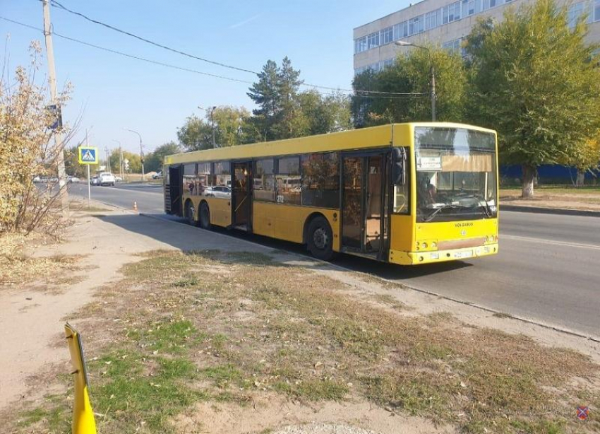 Волжанину зажало руку дверью в автобусе: мужчина попал в больницу