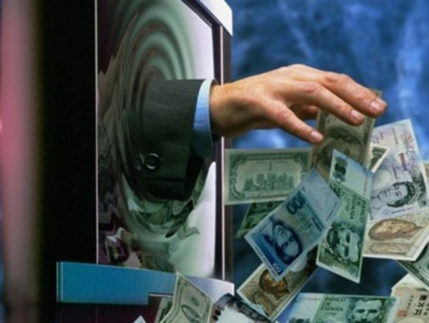 В Волгоградской области мужчина два дня «кормил» интернет-мошенника