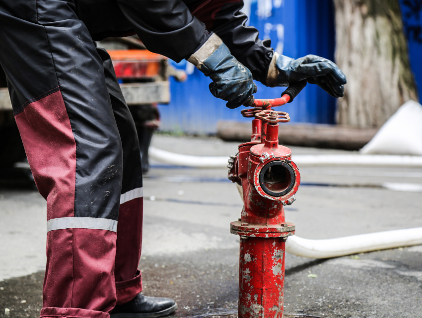 Объекты энергокомплекса подверглись массированной атаке украинских БПЛА в Волгоградской области