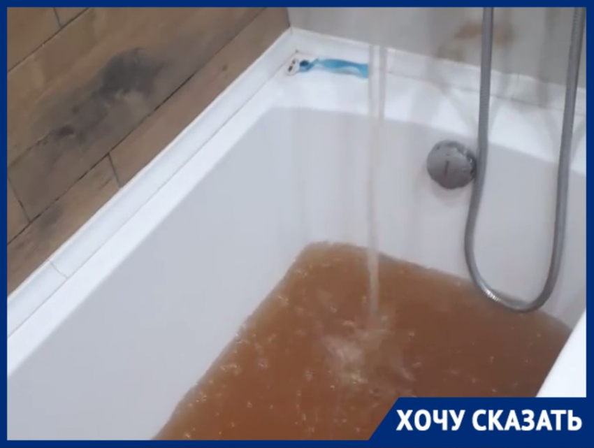 «Для ремонта придется перекопать весь центр»: непригодная для жизни вода течет из кранов в Волгограде 