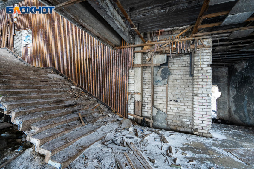 Руины кинотеатра «Юбилейный» продали за 13 млн рублей в Волгограде