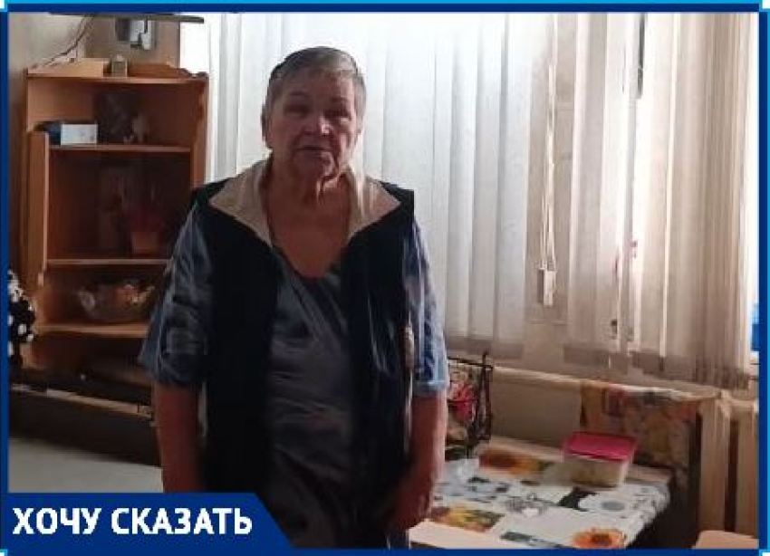 «Потолок рухнул, все сыплется»: с ужасом ждет отопительного сезона жительница аварийного дома на Линейной в Волгограде 